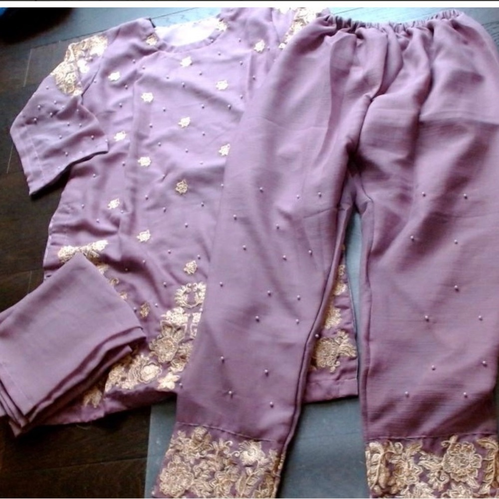 - ✨ Womens Indian 3 Piece Sequin Embroidered Top & Pants w Matching Wrap-Large✨